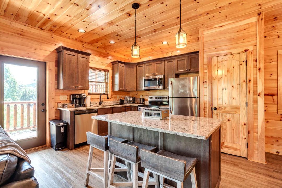 Gatlinburg Cabin With Private Hot Tub By Staycating 외부 사진