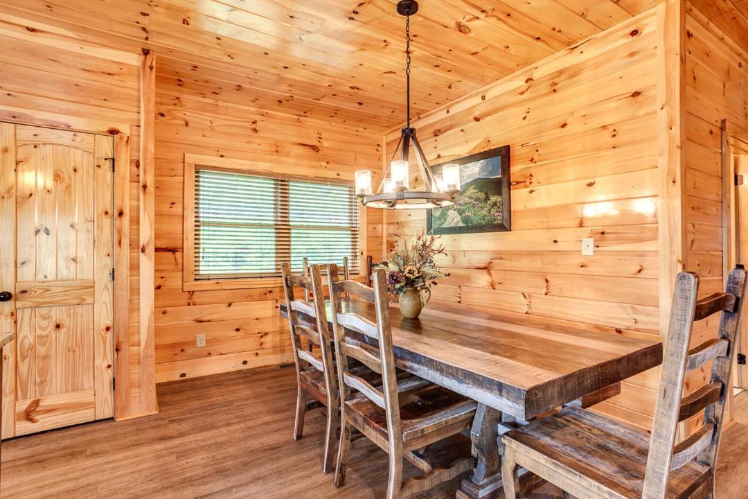 Gatlinburg Cabin With Private Hot Tub By Staycating 외부 사진