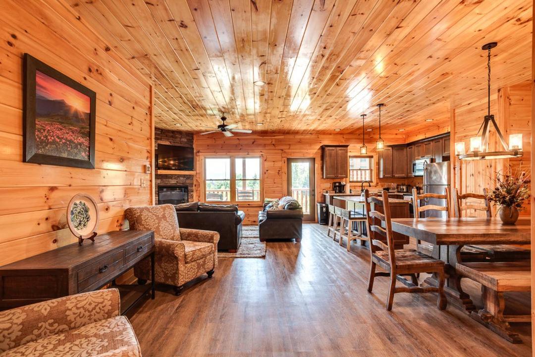 Gatlinburg Cabin With Private Hot Tub By Staycating 외부 사진