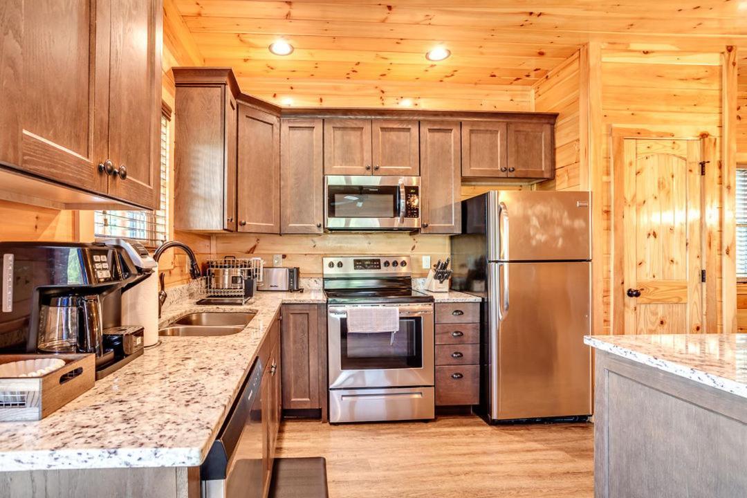 Gatlinburg Cabin With Private Hot Tub By Staycating 외부 사진