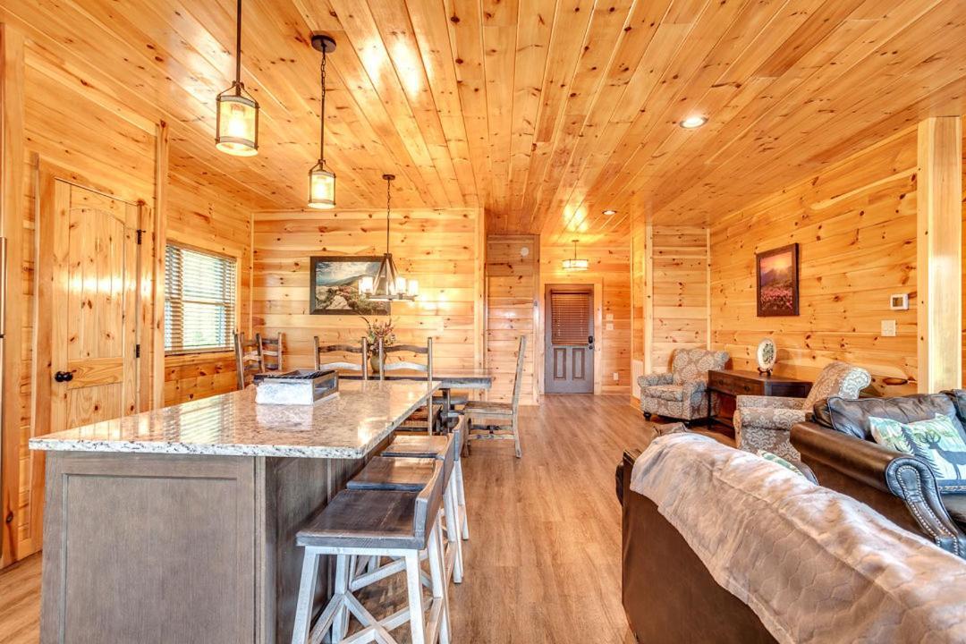 Gatlinburg Cabin With Private Hot Tub By Staycating 외부 사진