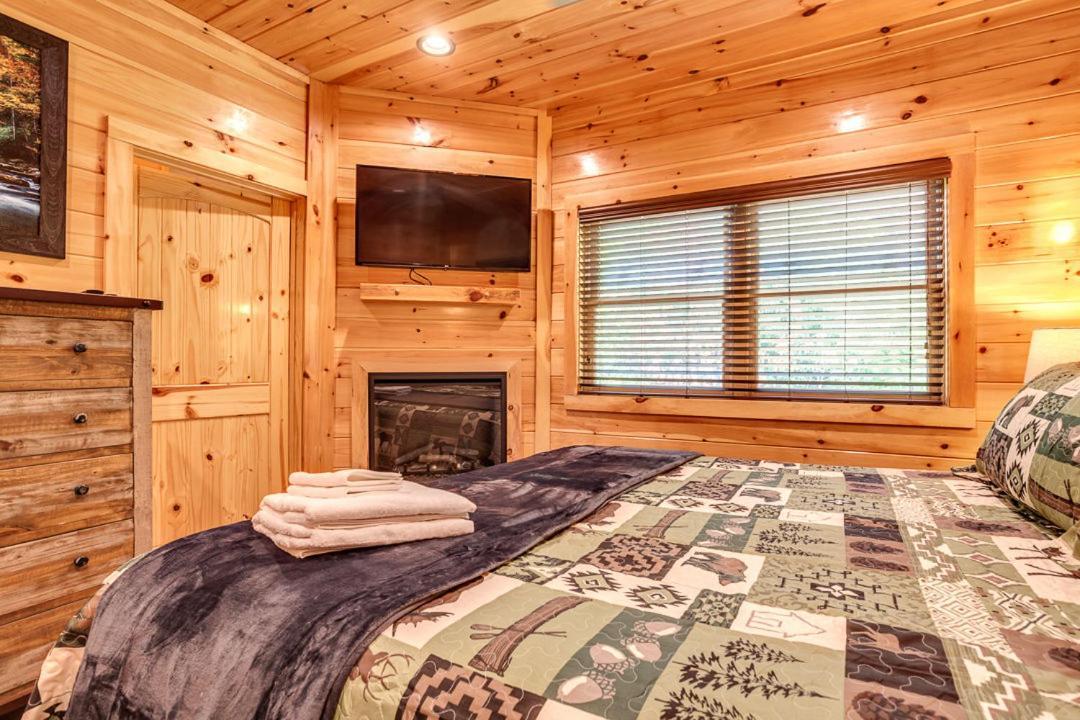 Gatlinburg Cabin With Private Hot Tub By Staycating 외부 사진