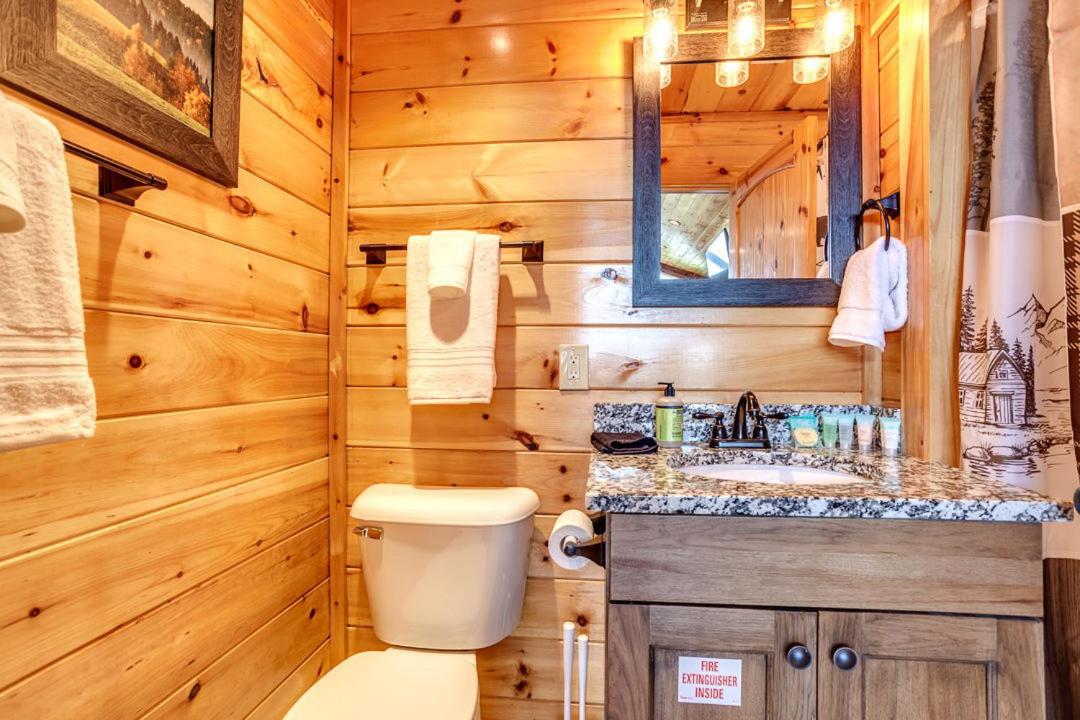 Gatlinburg Cabin With Private Hot Tub By Staycating 외부 사진