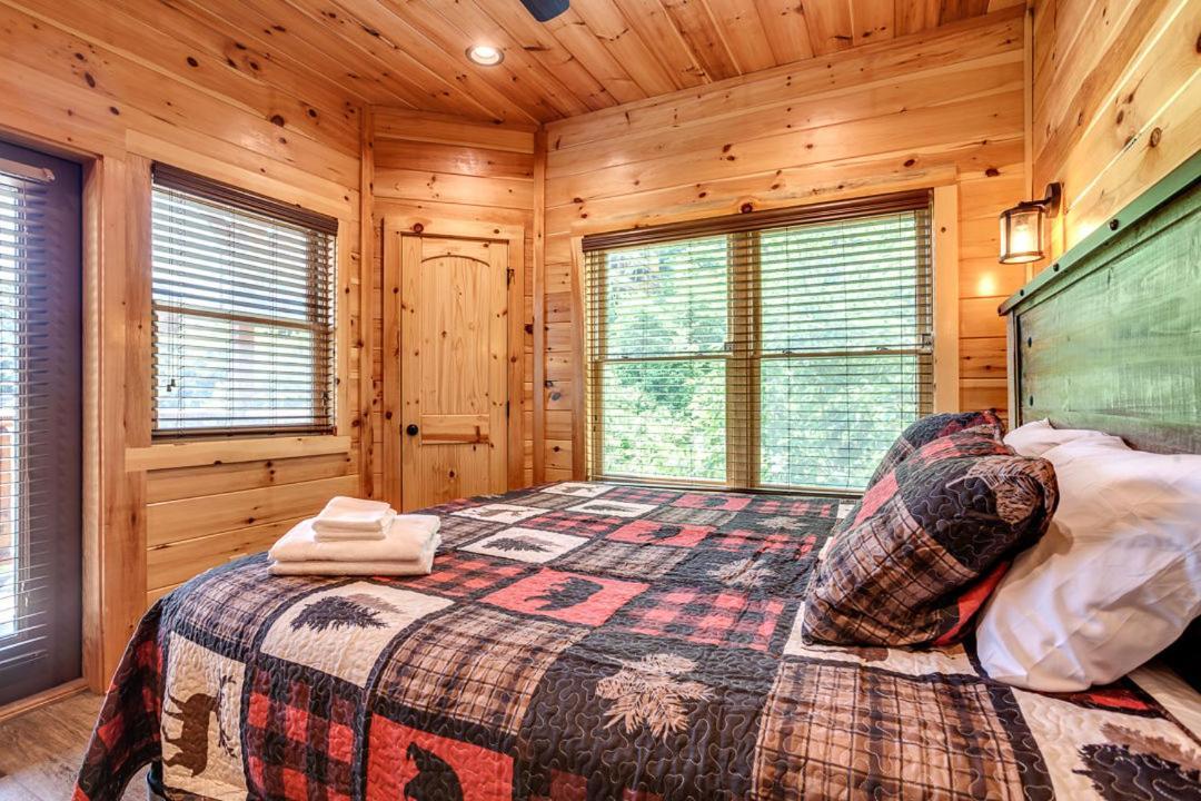 Gatlinburg Cabin With Private Hot Tub By Staycating 외부 사진