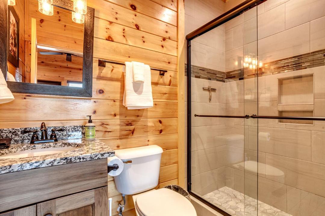 Gatlinburg Cabin With Private Hot Tub By Staycating 외부 사진