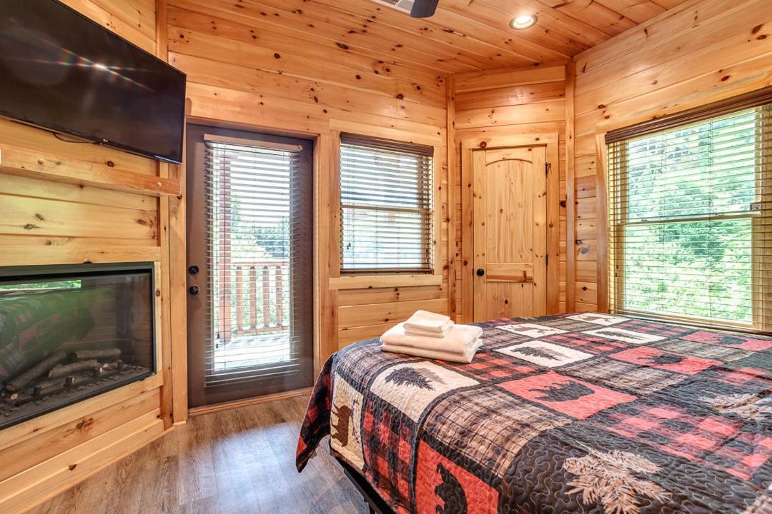 Gatlinburg Cabin With Private Hot Tub By Staycating 외부 사진