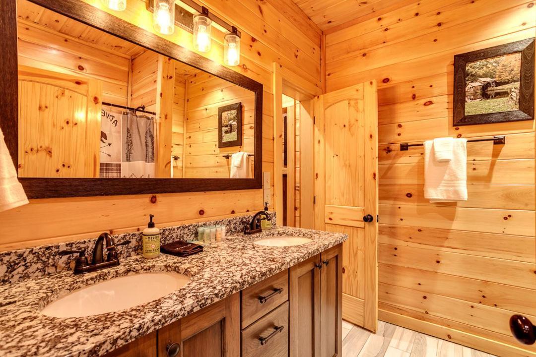 Gatlinburg Cabin With Private Hot Tub By Staycating 외부 사진